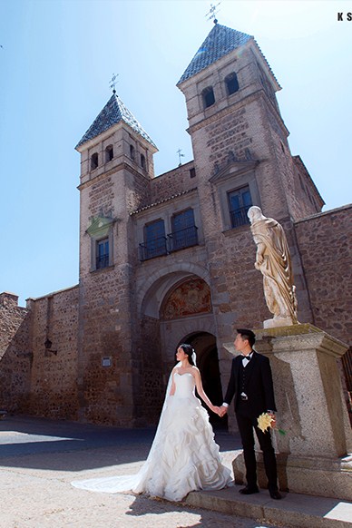 西班牙婚纱摄影,西班牙蜜月旅拍,马德里婚纱摄影,巴塞罗那婚纱摄影,教堂城堡婚纱摄影